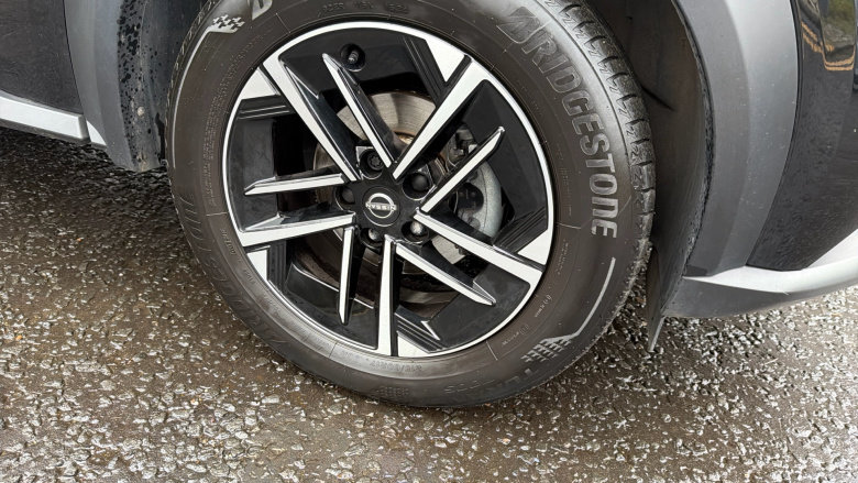 Nissan Juke 1.0 DiG-T N-Connecta 5dr Petrol Hatchback